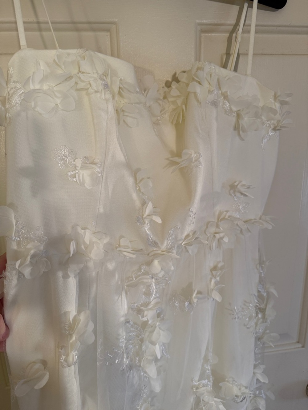 Helsi
Audrey Square-Neck Floral Appliqué Sheer Midi Dress Anthropologie BHLDN - Picture 7 of 14